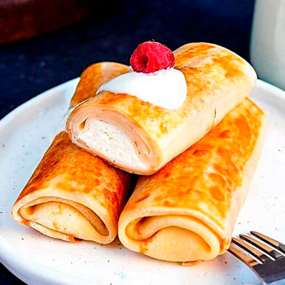 Блинчики с творогом и сметаной