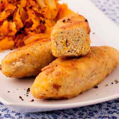 Колбаски по-слуцки с красным соусом
